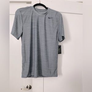 NWT Nike Men’s Dri-FIT Breathe Running Shirt, Small